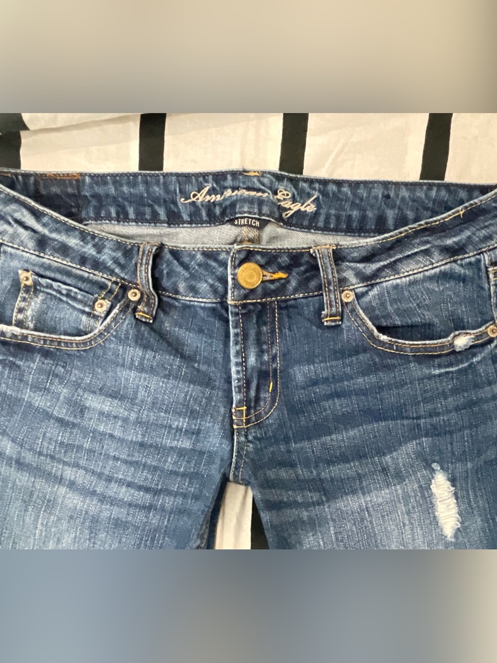 American Eagle Outfitters Women's Wide Flare Jeans in Blue - Picture 3 of 7